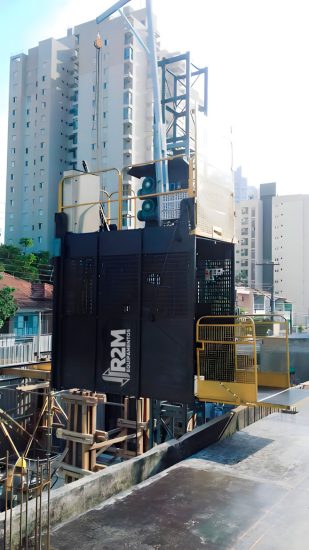 r2m-elevador-de-cremalheira-03-(com-logo)