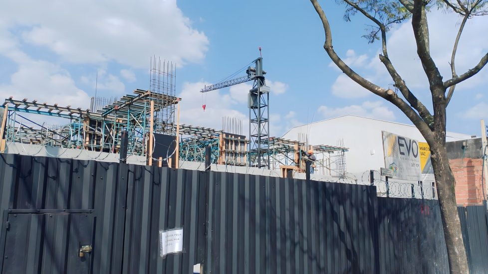 r2m-gruas-de-pequeno-porte-02